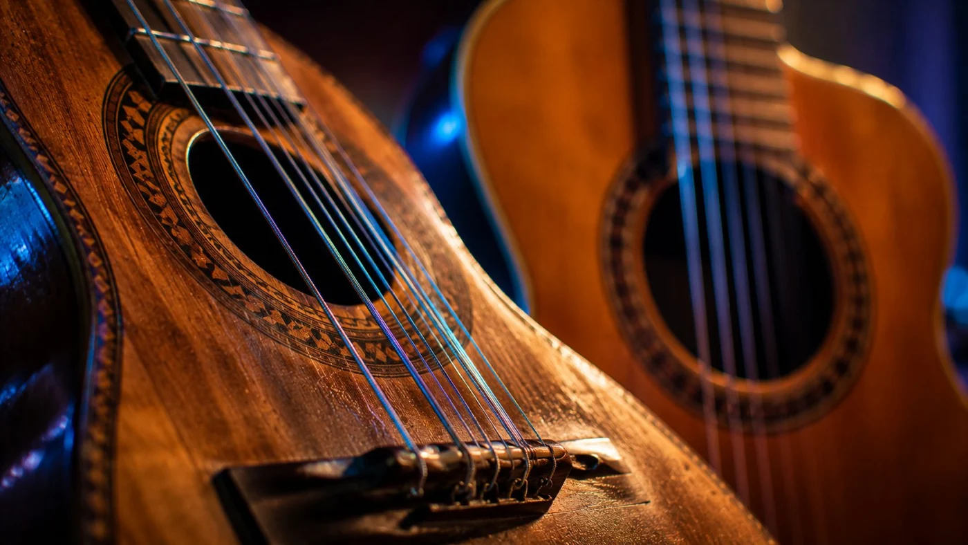Trés à cordes doublées et guitare acoustique, attaque au doigt