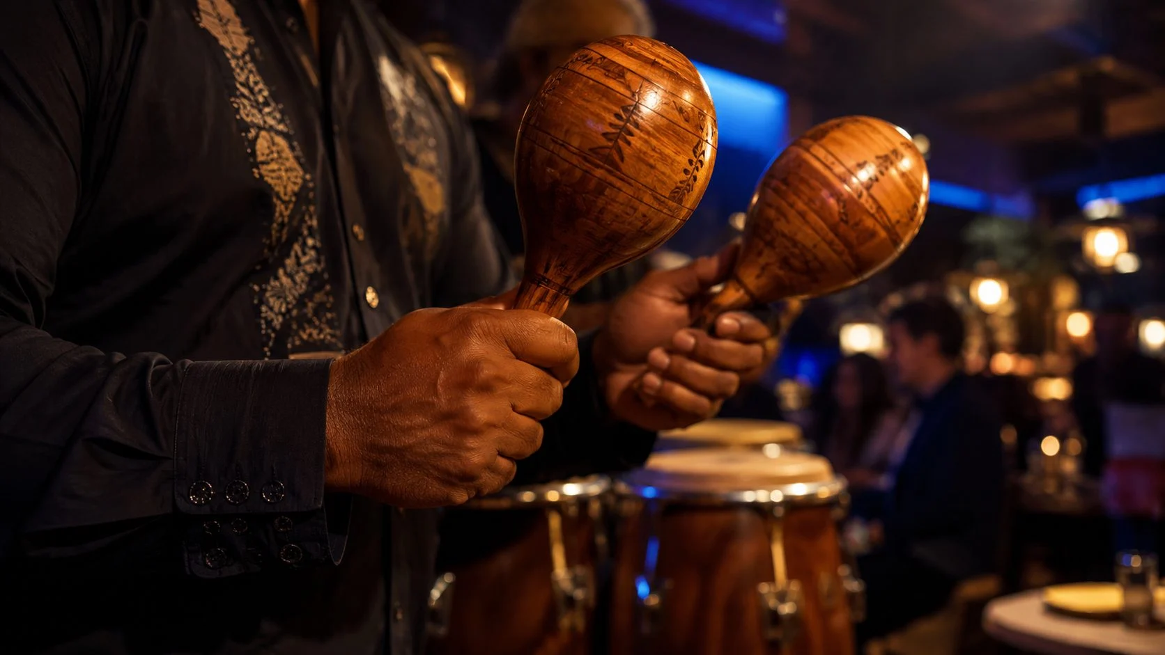 Maracas de salsa sur scène chaleureuse, souffle rythmique du cycle
