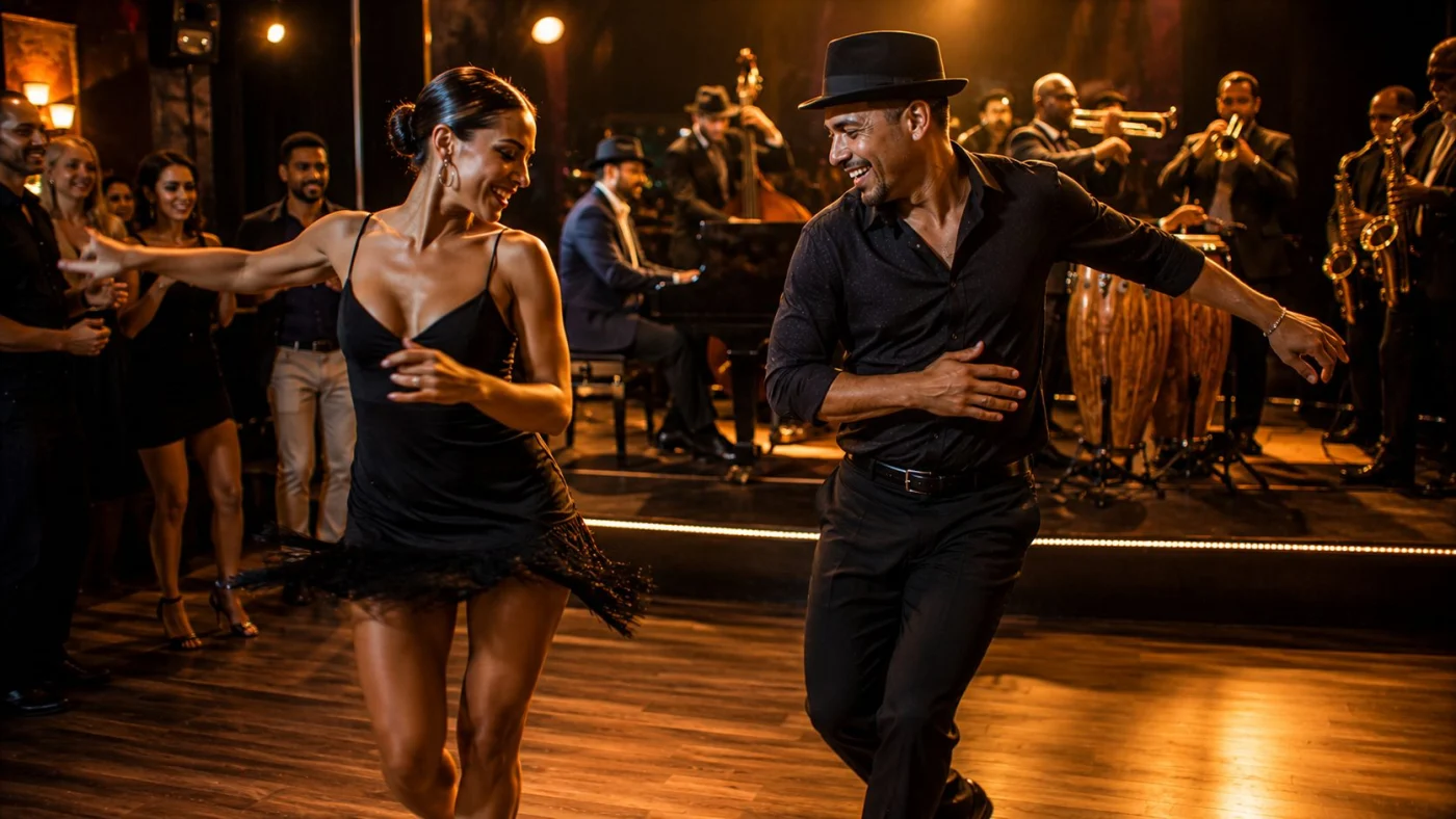 Danseurs guidés par la montée du montuno en social